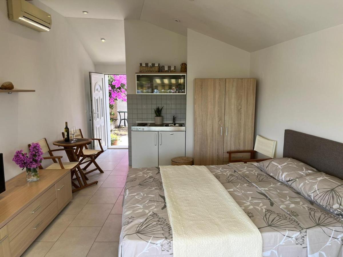 Studio Apartment Sol Mlini Eksteriør billede